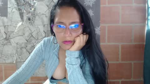 Snapshot of angelitaa_hot chatting on 02-03-25, 09:18 angela online show from 02-03-25, 09:18