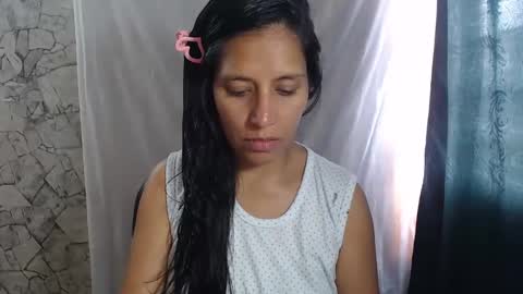 Snapshot of angelitaa_hot chatting on 10-08-25, 05:54 angela online show from 10-08-25, 05:54