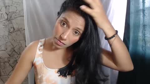 Snapshot of angelitaa_hot chatting on 10-10-25, 04:28 angela online show from 10-10-25, 04:28