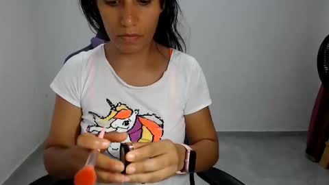 Snapshot of angelitaa_hot chatting on 06-08-26, 07:25 angela online show from 06-08-26, 07:25