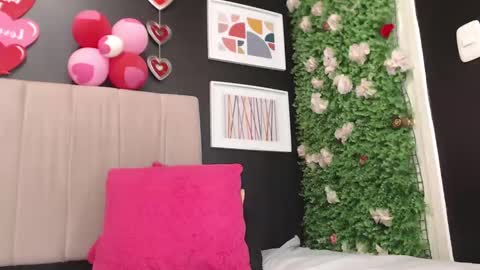 Snapshot of angelitawild_ chatting on 02-15-25, 09:37 angel online show from 02-15-25, 09:37