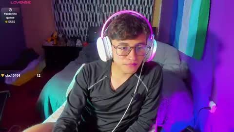 Snapshot of angelito18_twink chatting on 06-11-26, 02:53 Angel online show from 06-11-26, 02:53