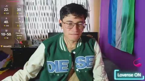 Snapshot of angelito18_twink chatting on 06-21-26, 08:44 Angel online show from 06-21-26, 08:44