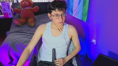 Snapshot of angelito18_twink chatting on 07-13-26, 06:22 Angel online show from 07-13-26, 06:22