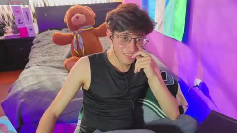Snapshot of angelito18_twink chatting on 07-28-26, 09:47 Angel online show from 07-28-26, 09:47