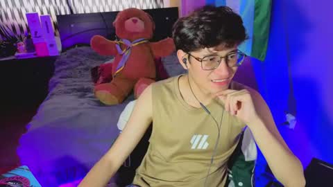 Snapshot of angelito18_twink chatting on 07-29-26, 10:19 Angel online show from 07-29-26, 10:19