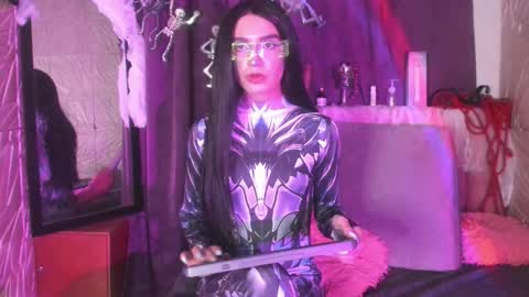 Snapshot of angellike_doll chatting on 10-25-25, 02:30 Angellike online show from 10-25-25, 02:30