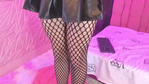 Snapshot of angellike_doll chatting on 12-16-25, 01:27 Angellike online show from 12-16-25, 01:27