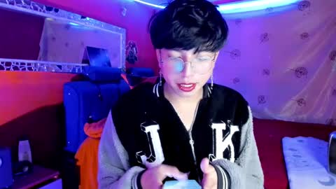 Snapshot of angellonfire chatting on 09-09-25, 04:56 Angel  online show from 09-09-25, 04:56