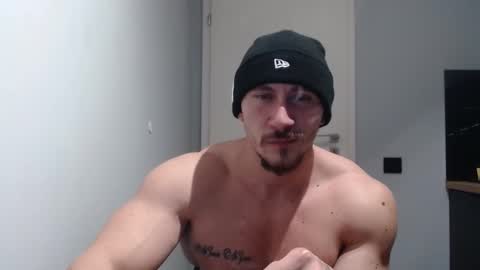  ------- SEX SHOW WITH GUYS AND GIRLS  MUSCLE SHOW online show from 01-08-25, 07:45