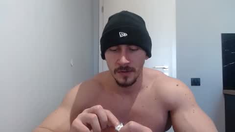  ------- SEX SHOW WITH GUYS AND GIRLS  MUSCLE SHOW online show from 02-13-25, 01:15