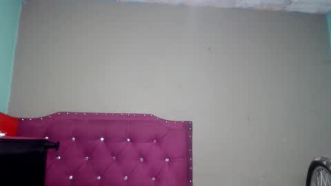 Snapshot of angels_0001 chatting on 06-08-26, 08:20 angels_0001 online show from 06-08-26, 08:20