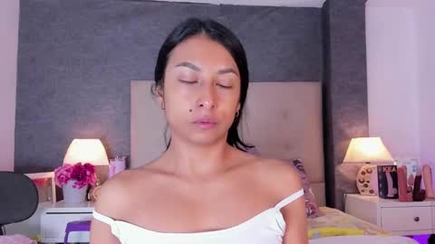 Angela online show from 10-08-25, 11:41