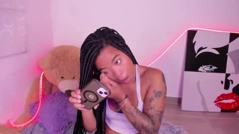 Snapshot of angelsmia_ chatting on 02-12-26, 10:10 MIA available content ask online show from 02-12-26, 10:10