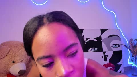 Snapshot of angelsmia_ chatting on 02-23-26, 12:09 MIA available content ask online show from 02-23-26, 12:09
