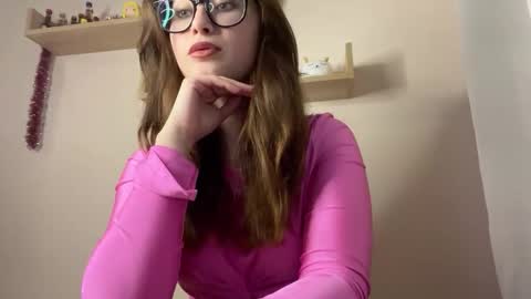 Snapshot of angelwhisper56 chatting on 02-09-26, 03:05 Lisa online show from 02-09-26, 03:05