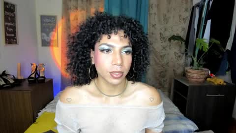 Snapshot of angelwhitte chatting on 04-28-26, 01:37 angelwhitte online show from 04-28-26, 01:37
