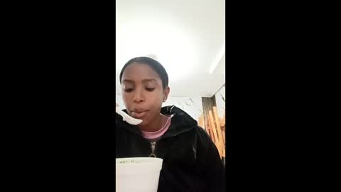 Snapshot of angeyapetite chatting on 12-19-25, 12:01 Anyega online show from 12-19-25, 12:01