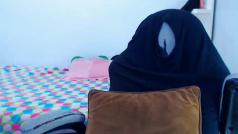 Snapshot of angie_dreamgirl chatting on 06-11-26, 12:32 IG angie dreamgirl01 online show from 06-11-26, 12:32