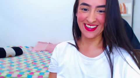 Snapshot of angie_dreamgirl chatting on 07-07-26, 04:22 IG angie dreamgirl01 online show from 07-07-26, 04:22