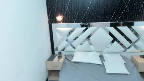 A N G I E.  online show from 02-25-25, 10:50