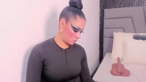 A N G I E.  online show from 09-11-25, 03:56