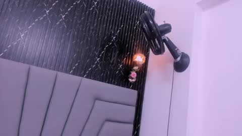 A N G I E.  online show from 10-15-25, 07:52