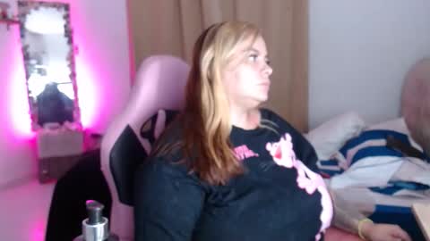 Snapshot of angiegranados1 chatting on 04-29-26, 02:15 angiegranados1 online show from 04-29-26, 02:15