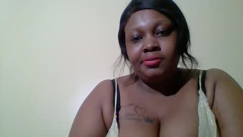 Snapshot of angienew chatting on 10-31-25, 09:38 Angie online show from 10-31-25, 09:38