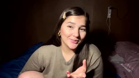 Snapshot of angietubebe chatting on 10-27-25, 02:04 Angie tu bebe online show from 10-27-25, 02:04