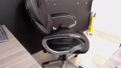 angy online show from 11-18-25, 08:46