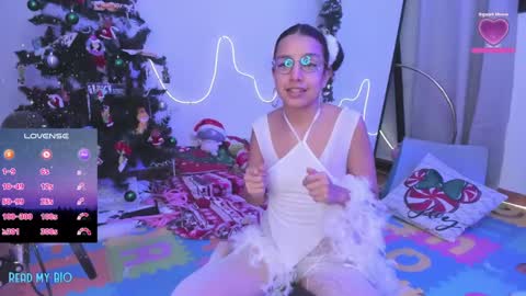Snapshot of anhala_ chatting on 12-12-24, 04:04 Anhala Rivera online show from 12-12-24, 04:04