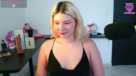 Snapshot of ania_mml chatting on 07-04-26, 10:05 Ania online show from 07-04-26, 10:05