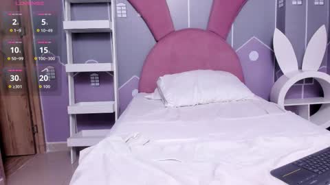 Anie online show from 03-25-26, 02:17