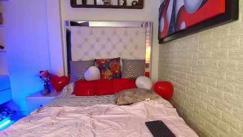 laura  online show from 02-15-25, 03:20