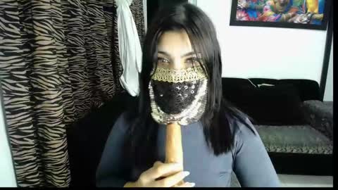 Anissa online show from 12-18-25, 04:07