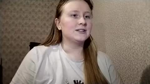 Snapshot of anika_lipps chatting on 09-14-25, 08:52 Anika online show from 09-14-25, 08:52