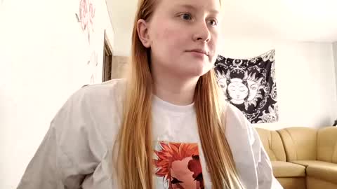 Snapshot of anika_lipps chatting on 09-20-25, 02:07 Anika online show from 09-20-25, 02:07