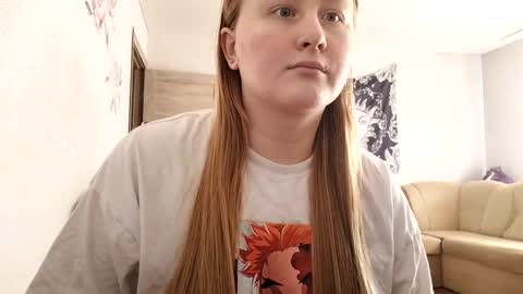 Snapshot of anika_lipps chatting on 09-24-25, 02:09 Anika online show from 09-24-25, 02:09