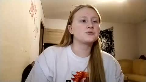 Snapshot of anika_lipps chatting on 09-26-25, 01:31 Anika online show from 09-26-25, 01:31