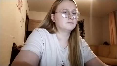 Snapshot of anika_lipps chatting on 10-07-25, 01:36 Anika online show from 10-07-25, 01:36