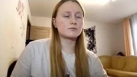 Snapshot of anika_lipps chatting on 10-08-25, 05:05 Anika online show from 10-08-25, 05:05