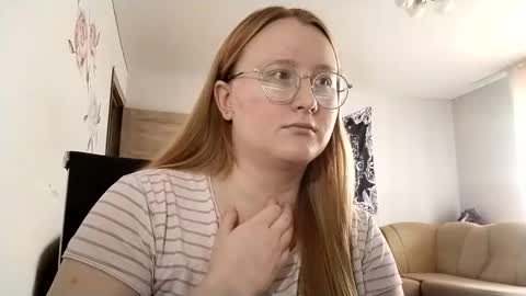 Snapshot of anika_lipps chatting on 10-17-25, 12:41 Anika online show from 10-17-25, 12:41