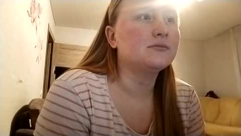 Snapshot of anika_lipps chatting on 10-18-25, 10:10 Anika online show from 10-18-25, 10:10