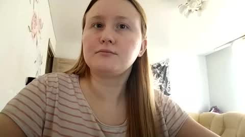 Snapshot of anika_lipps chatting on 10-20-25, 11:32 Anika online show from 10-20-25, 11:32