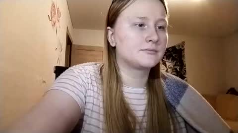 Snapshot of anika_lipps chatting on 10-24-25, 04:03 Anika online show from 10-24-25, 04:03