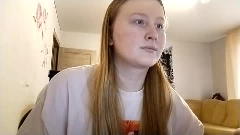 Snapshot of anika_lipps chatting on 10-27-25, 01:37 Anika online show from 10-27-25, 01:37