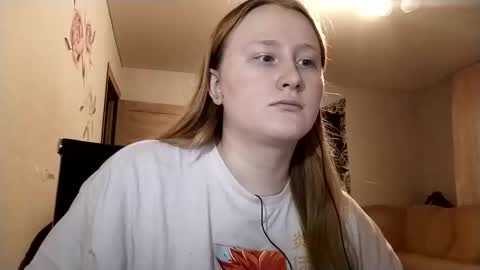 Snapshot of anika_lipps chatting on 11-02-25, 02:41 Anika online show from 11-02-25, 02:41