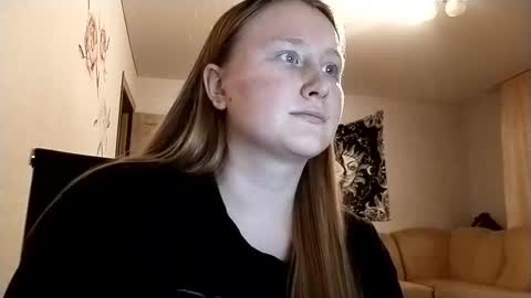 Snapshot of anika_lipps chatting on 11-11-25, 09:04 Anika online show from 11-11-25, 09:04