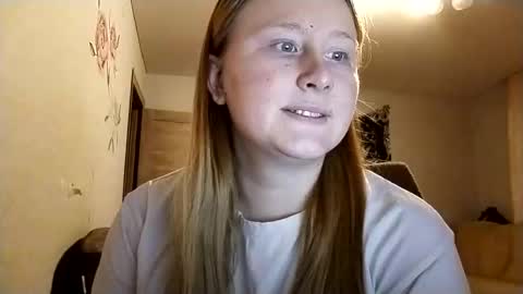 Snapshot of anika_lipps chatting on 11-17-25, 09:09 Anika online show from 11-17-25, 09:09